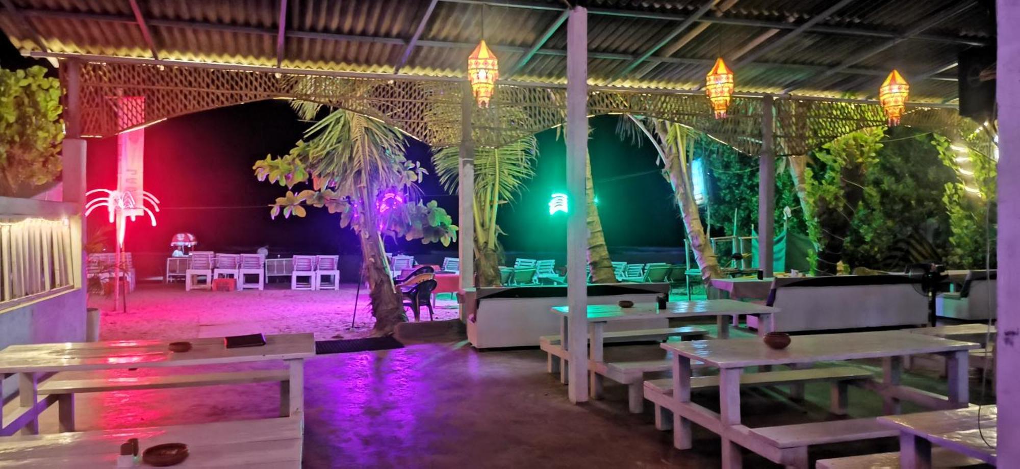 Hotel Cocks Town à Arambol Extérieur photo